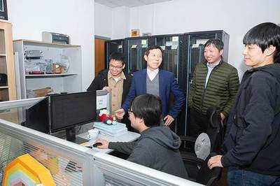 智慧防疫新突破 上海交大团队为腾讯健康码开发人脸识别技术，荣获上海科技进步特等奖